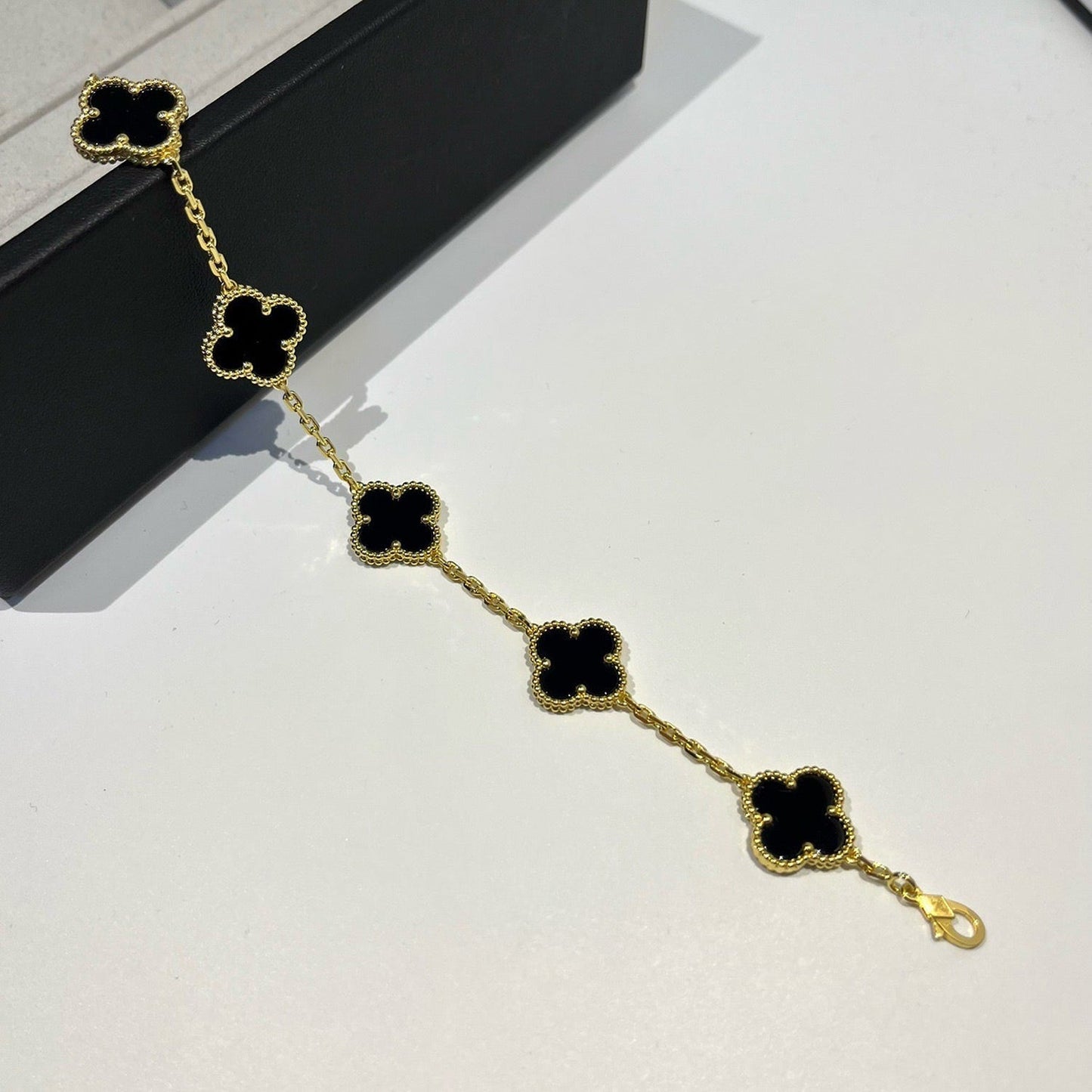 [AURORA]CLOVER 5 MOTIF ONYXS BRACELET COLLECTION