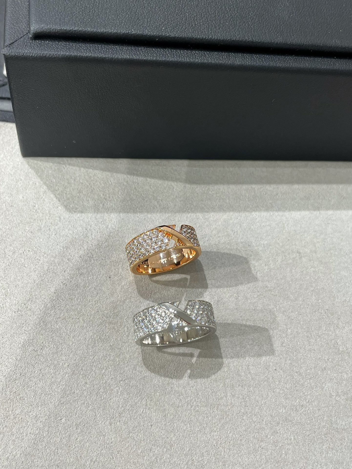 [baslovejewels]LIENS EVIDENCE  DIAMOND PAVED RING