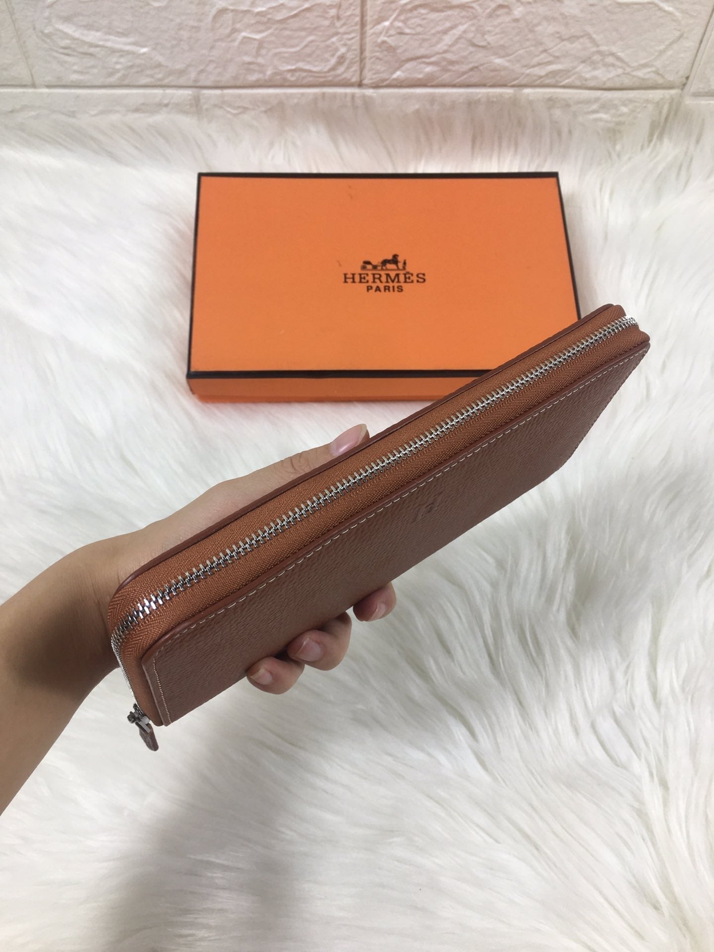 HM SILK'IN CLASSIC WALLET 20 RUSSET GRAINED CALFSKIN