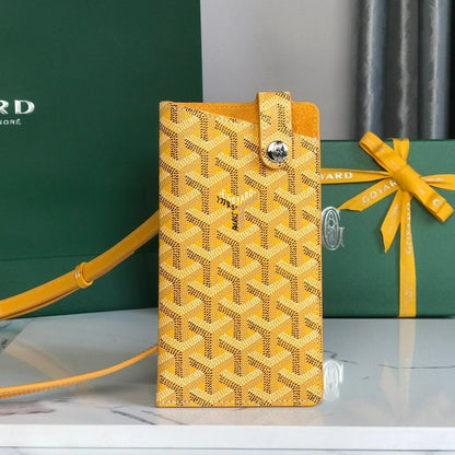 MONTMARTRE GM CASE 18 IN YELLOW GOYARDINE CANVAS