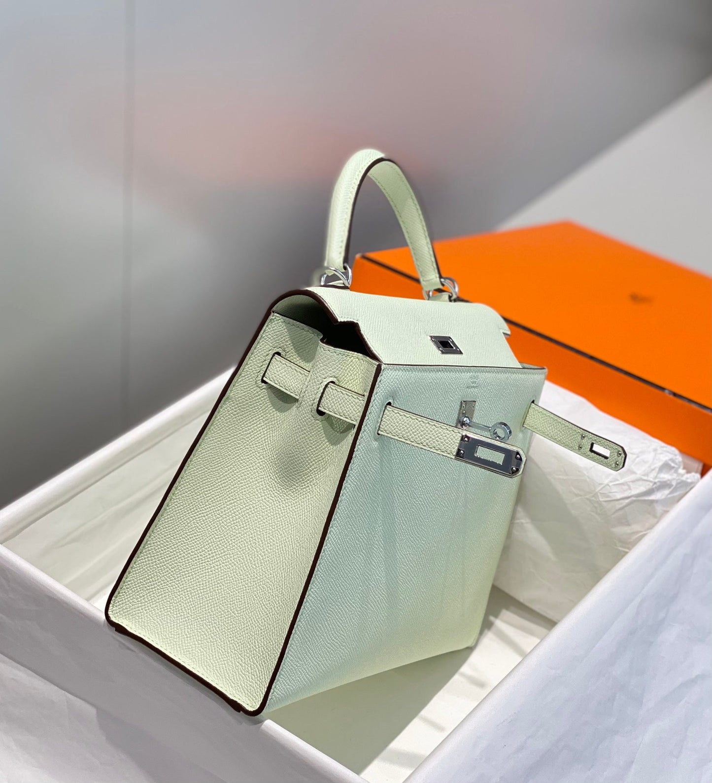 KELLY 25CM IN VERT FIZZ SWIFT CALFSKIN SILVER HARDWARE
