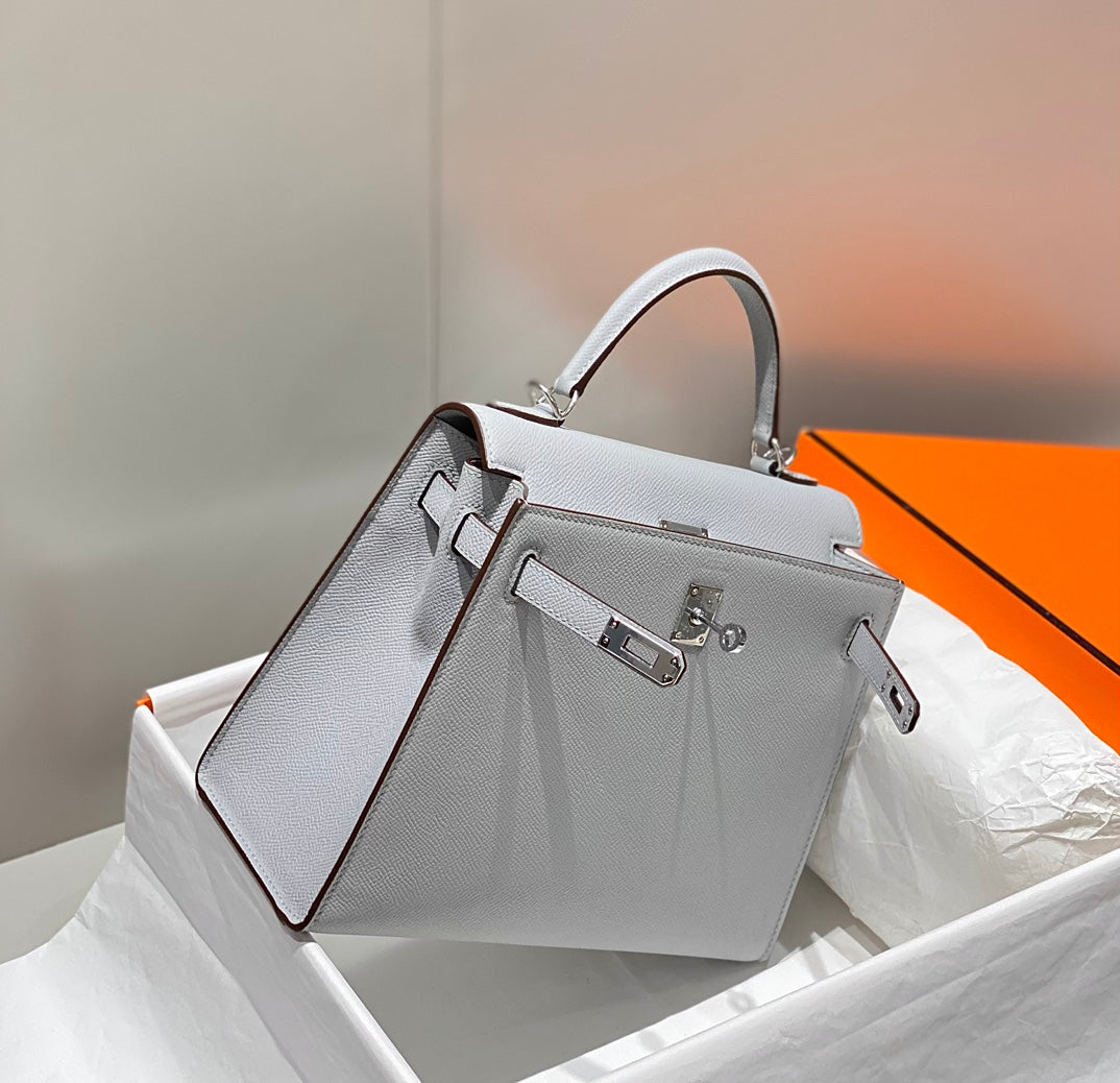KELLY 25CM IN GRIS PERLE EPSOM CALFSKIN PALLADIUM HARDWARE