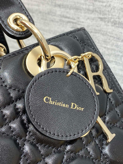 MEDIUM LADY BAG 24 IN BLACK CALFSKIN GOLD HARDWARE