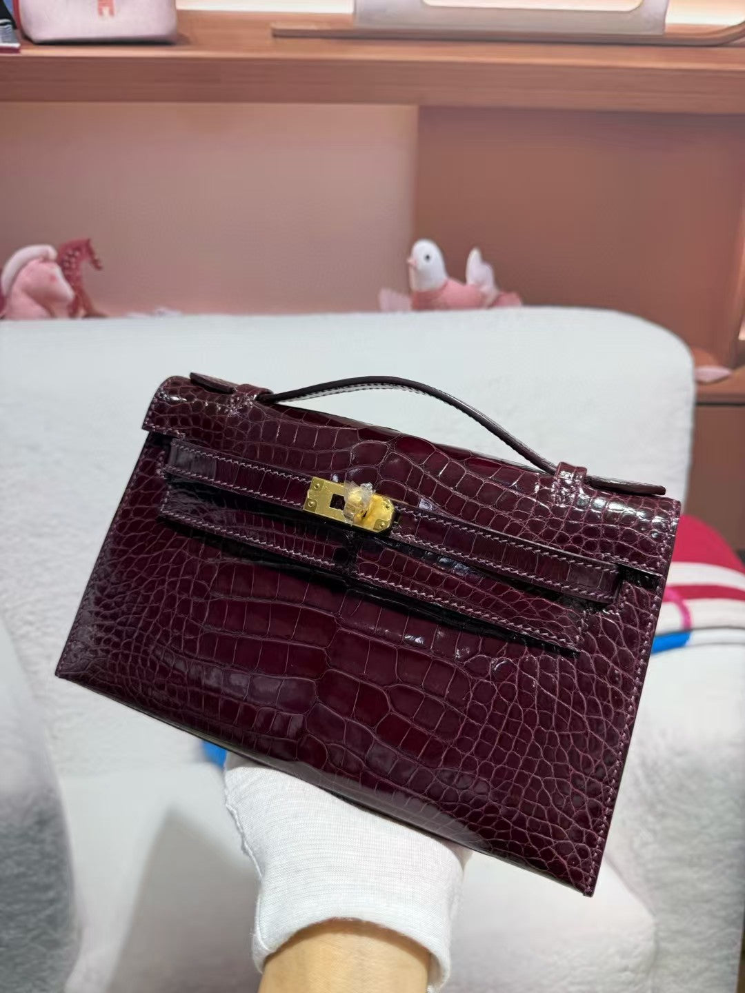 HM KELLY MINI 22 BORDEAUX RED AMERICAN ALLIGATOR GOLD BUCKLE (MADE-TO-ODER)