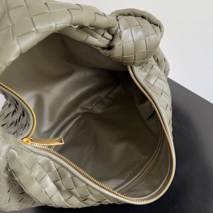 BOTTEGA VENETA 25S SMALL JODIE 48 IN ARMY GREEN CALFSKIN GOLD HARDWARE