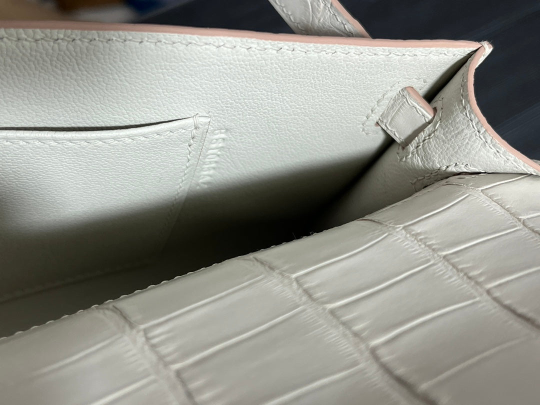 KELLY CUT 31 IN WHITE SHINNY ALLIGATOR LEATHER WITH GOLD HARDWARE (MADE-TO-ODER)