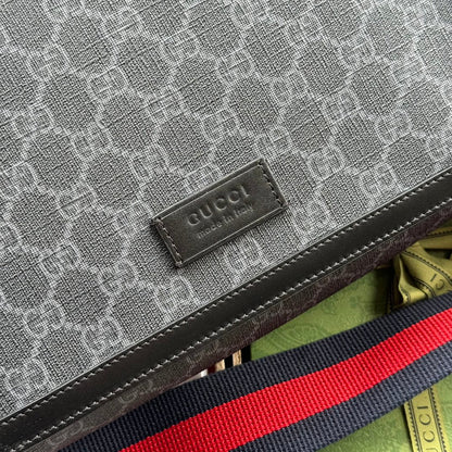 OPHIDIA MEDIUM MESSENGER FLAP BAG 27 IN DARK GREY AND BLACK CALFSKIN