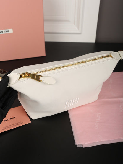 CHAIN SHOULDER BAG 18 IN WHITE FABRIC GOLD HARDWARE