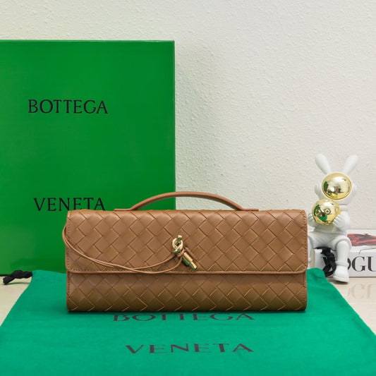 BV Long Clutch Andiamo 31 Tan Leather Ghw