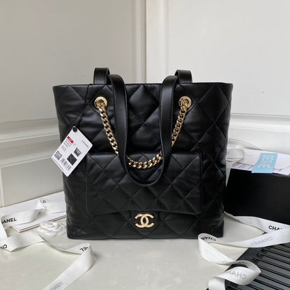 CC LARGE 33 HOBO SHOPPING BAG IN BLACK CALFSKIN
