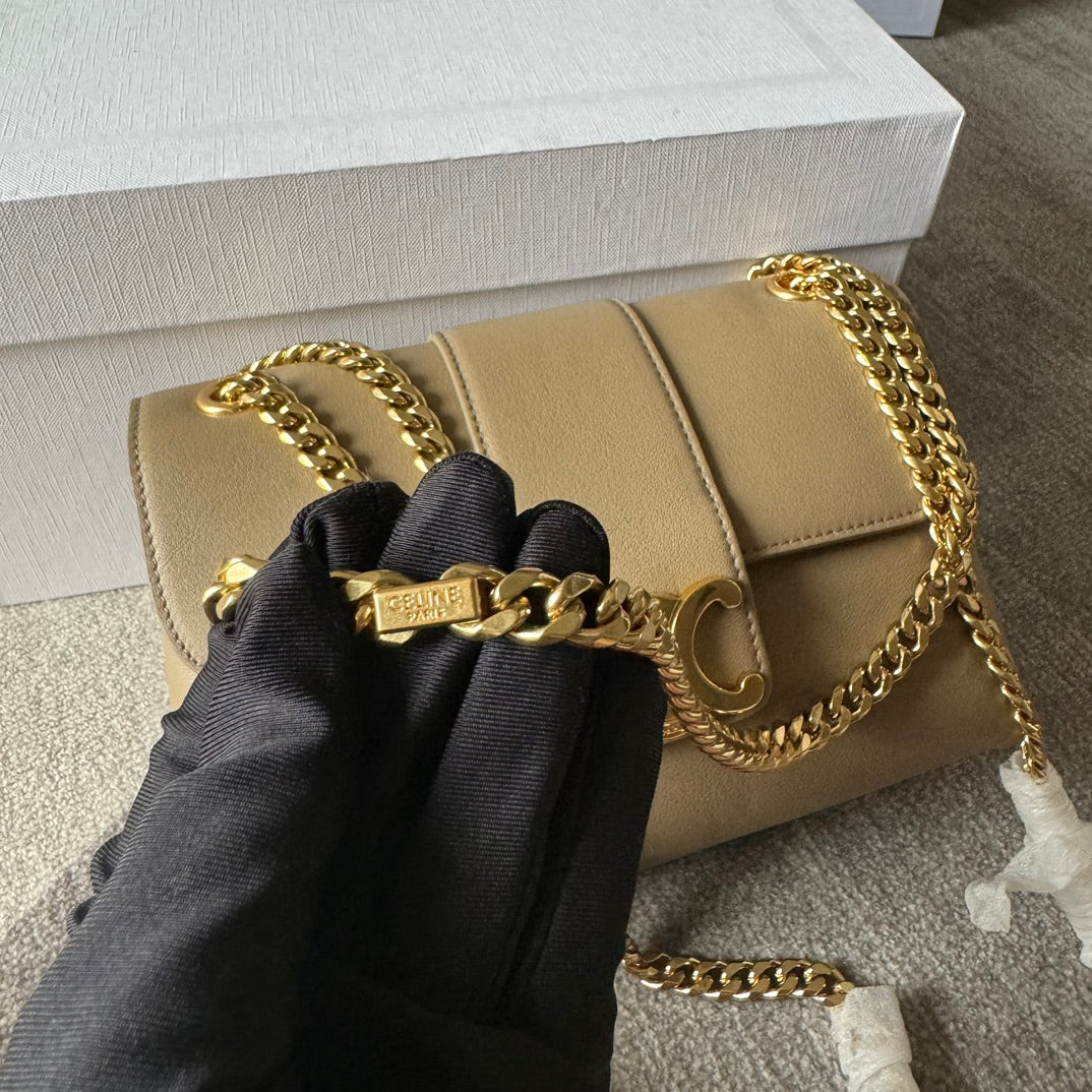 MEDIUM CELINE VICTOIRE BAG 23 IN CAMEL GOLD CALFSKIN