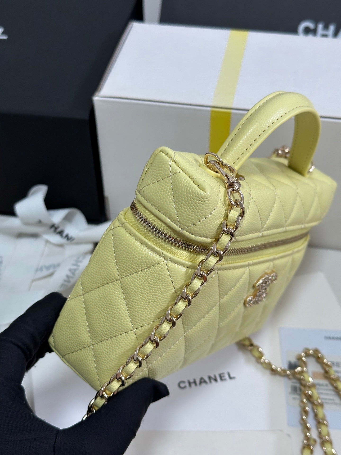 STRASS VANITY QUILTED CASE 19 IN YELLOW CALFSKIN WITH GOLD METALLIC