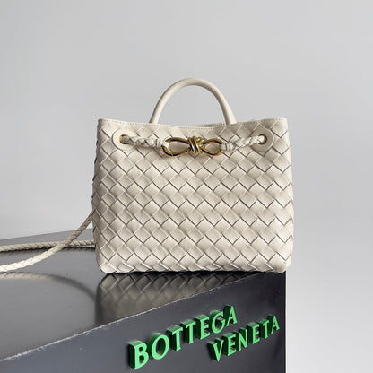 HANDLE BAG ANDIAMO 25 IN OFF WHITE LAMBSKIN
