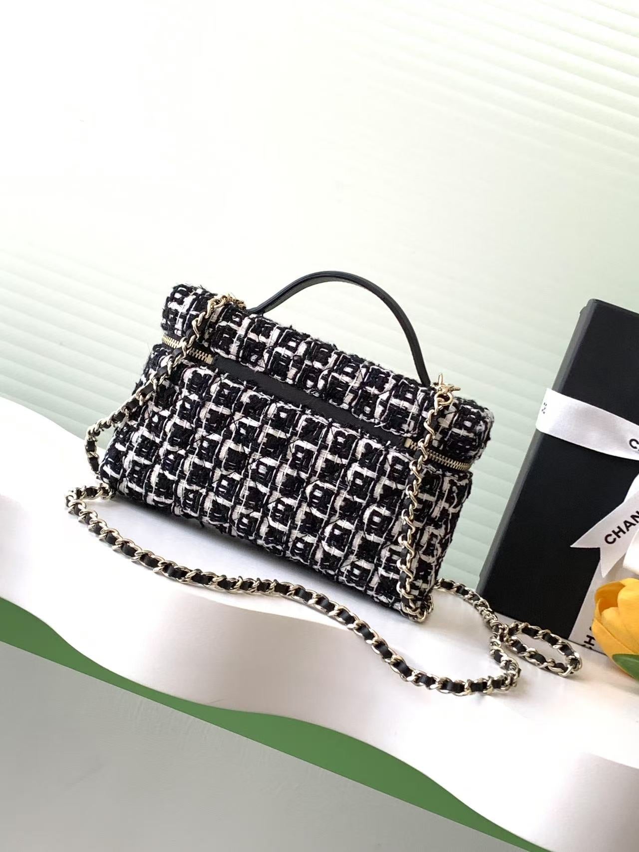 VANITY CASE 19 IN BLACK MIX WHITE QUILTED TWEED GOLD HARDWARE