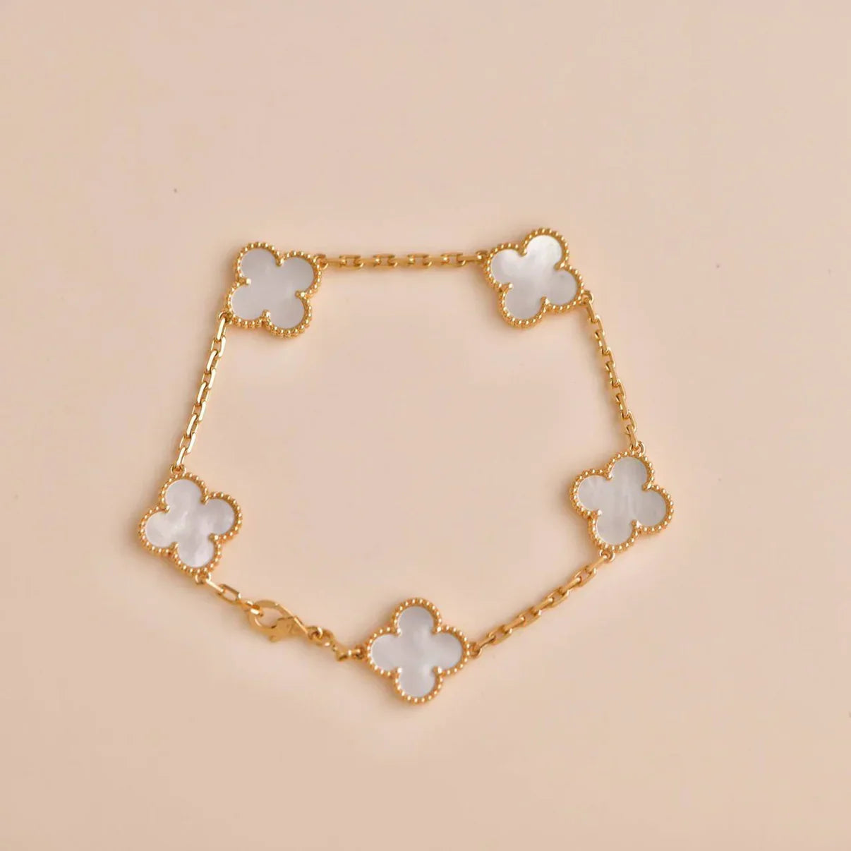 [AURORA]CLOVER WHITE PEARL MOP 5 MOTIF BRACELET COLLECTION